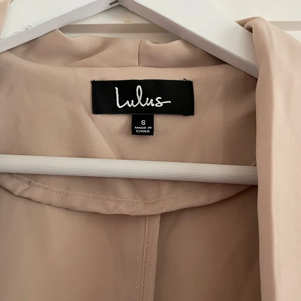 ✨📋 Lulu’s Miss Punctuality Taupe Lightweight Blazer - S📋✨ - Picture 10 of 11